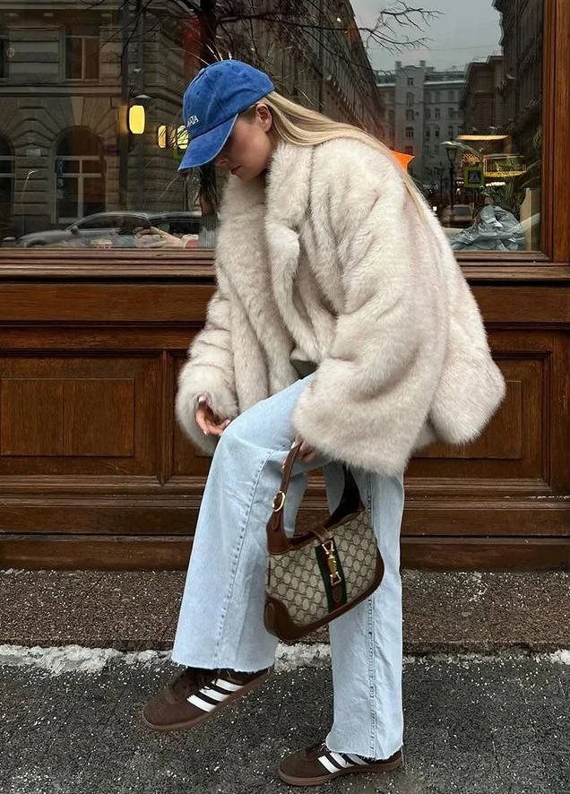 Women's Oversized Faux Fur Coat
