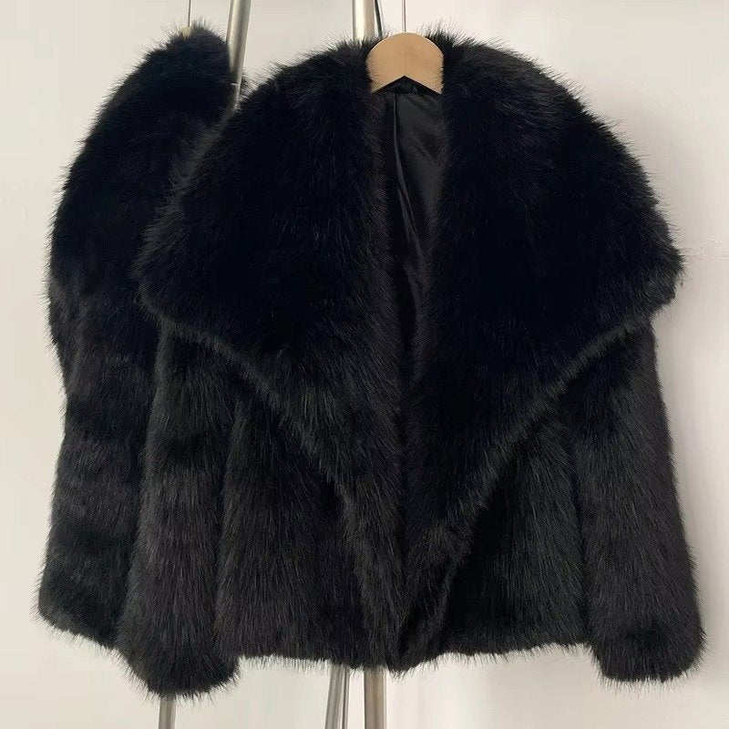 Women's Cropped Faux Fur Jacket - Black