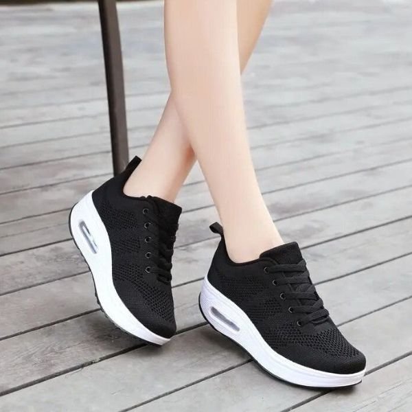 Women's Knit Platform Lace-Up Trainers - Black