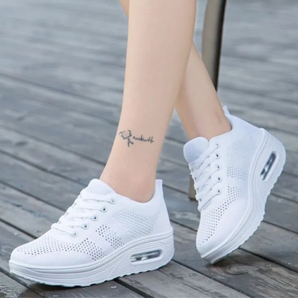 Women's Knit Platform Lace-Up Trainers
