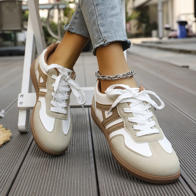 Women's Retro Low-Top Lace-Up Leather Trainers