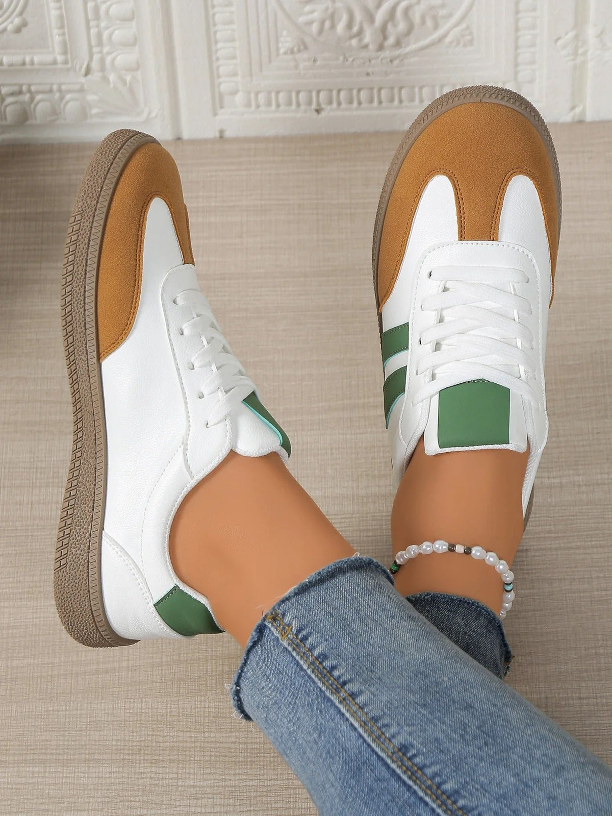 Women's Low-Top Suede Lace-Up Trainers