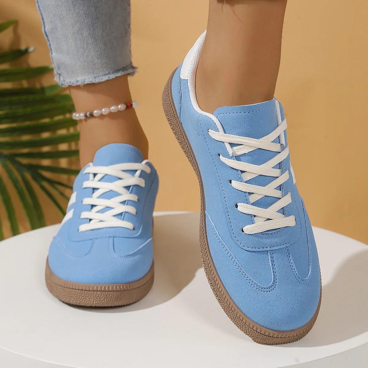 Women's Low-Top Suede Lace-Up Trainers - Blue