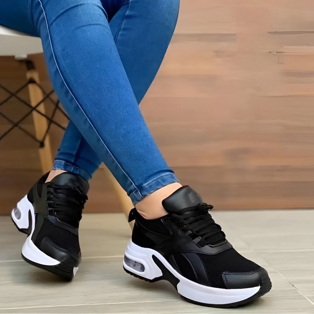 Women's Chunky Platform Lace-Up Trainers - Black
