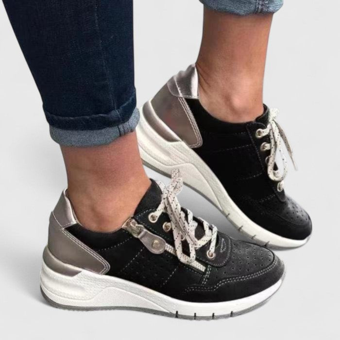 Women's Wedge Lace-Up Trainers - Black