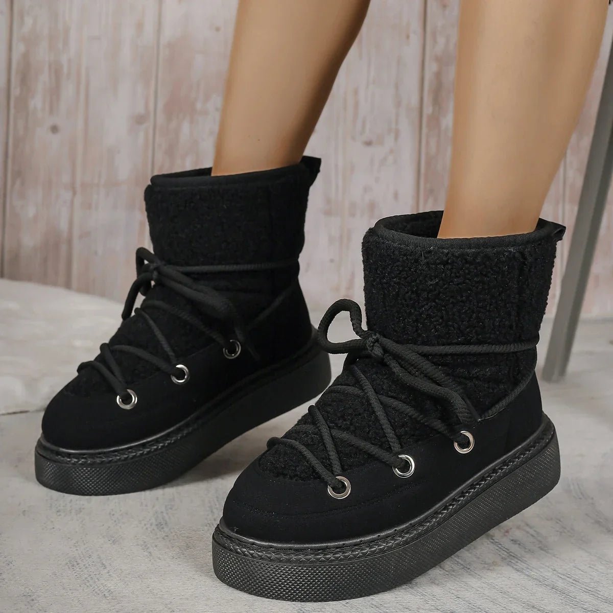 Women's Platform Snow Boots - Black
