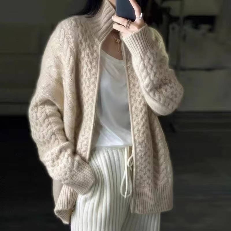 Women's Chunky Oversized Cable Knit Wool Cardigan