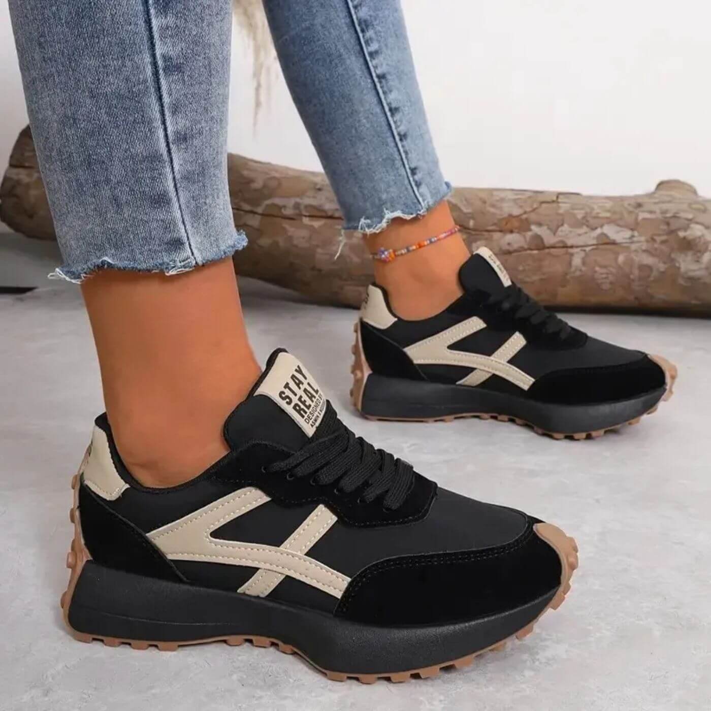 Women's Platform Lace-Up Leather Trainers - Black / Beige