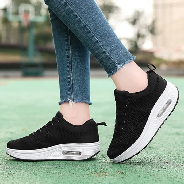 Women's Knit Platform Lace-Up Trainers