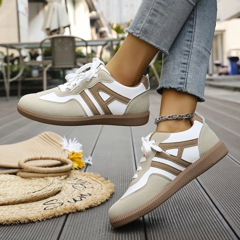 Women's Retro Low-Top Lace-Up Leather Trainers