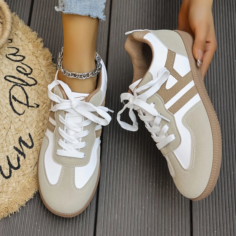 Women's Retro Low-Top Lace-Up Leather Trainers