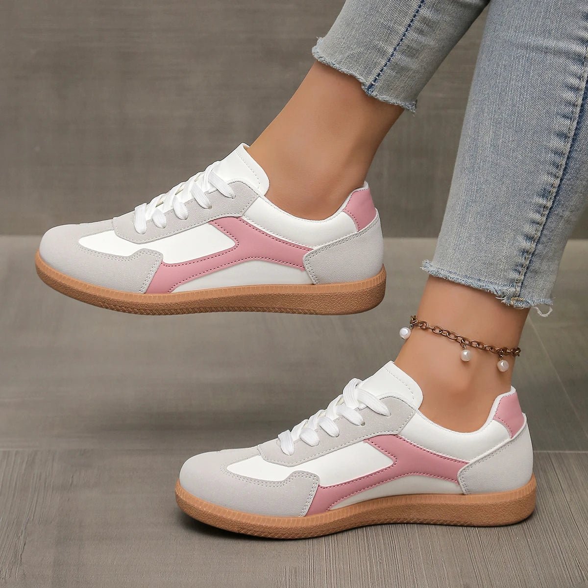 Women's Low-Top Lace-Up Leather Trainers - Pink
