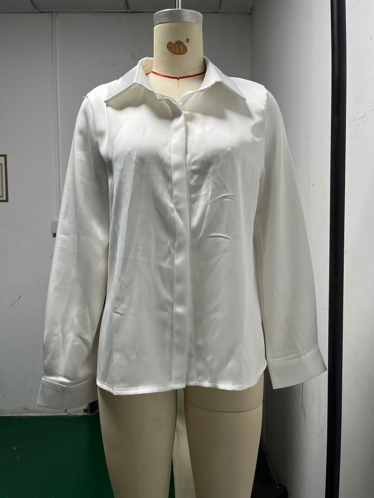 Women's Black Slim Satin Long Sleeve Blouse